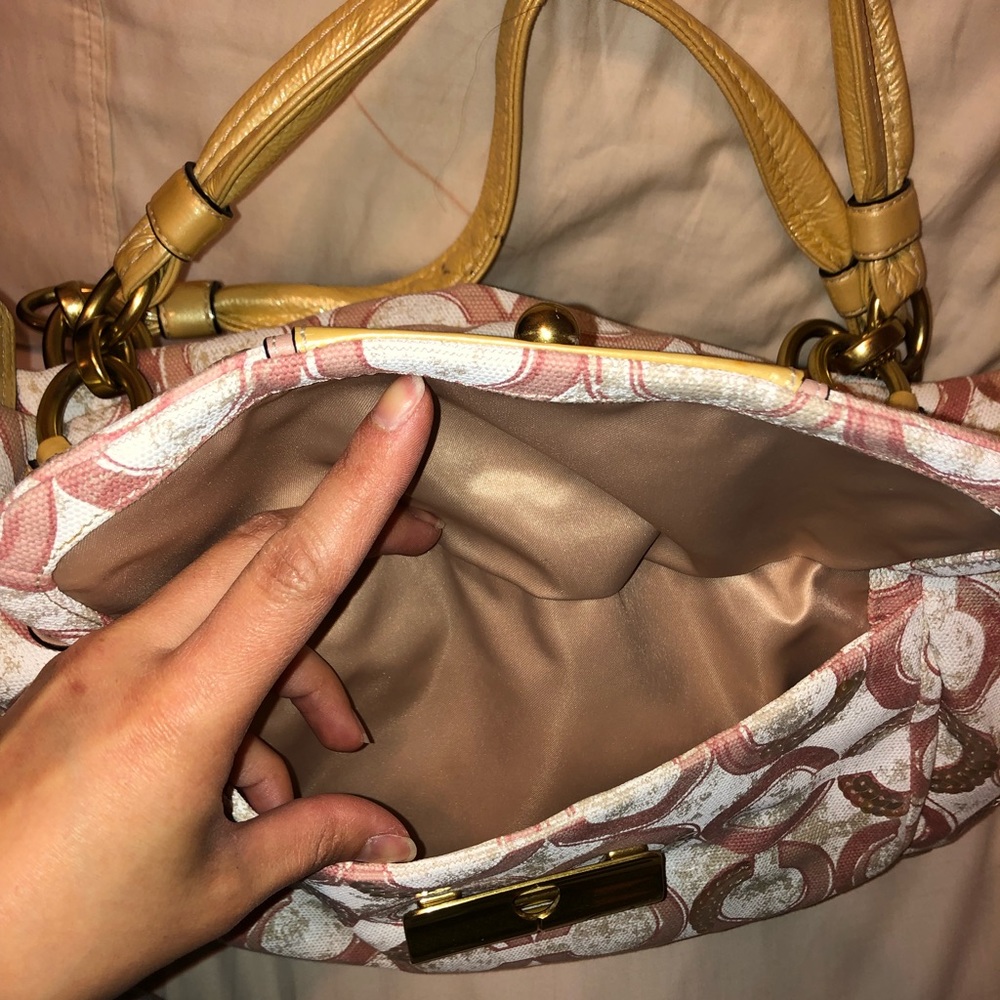 π» Purse π - Picture 2 of 6